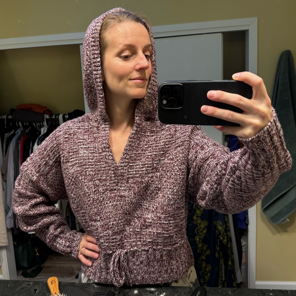 Women's NWOT Designer Purple/Burgundy Hooded Wool Pullover Sweater - Picture 4 of 11
